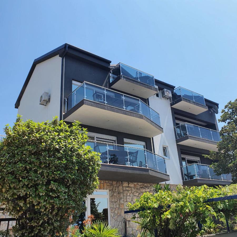 Apartments Blazevic, Heated Pool&Jacuzzi Dramalj Dış mekan fotoğraf